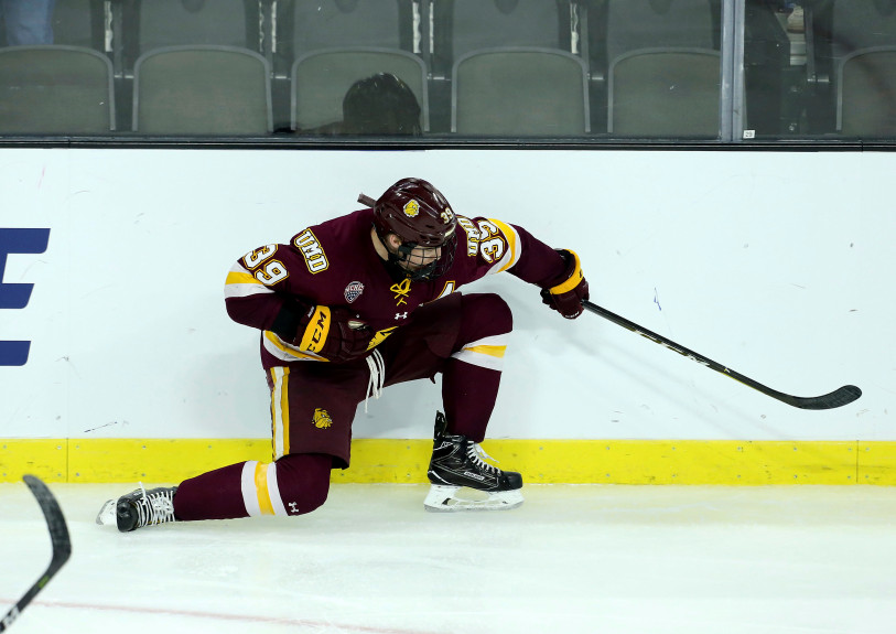 Minnesota-Duluth Ousts Mankato