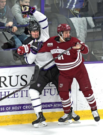 Chaffee, UMass, Beat Holy Cross